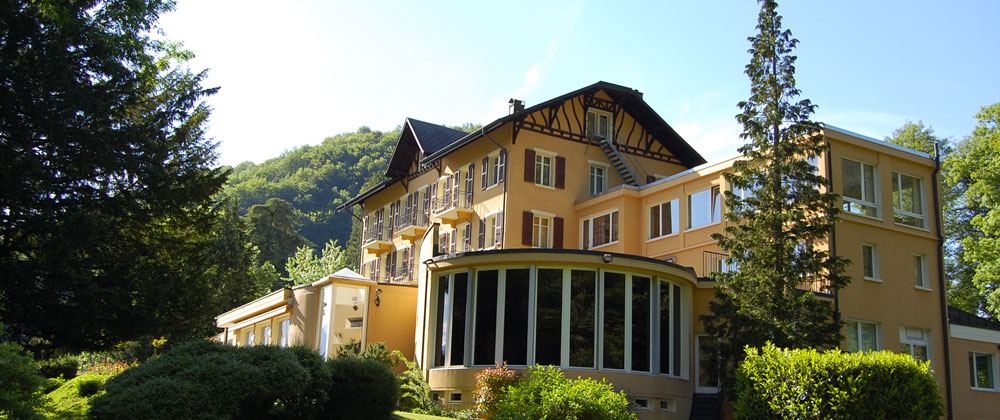 Façade du Foyer de Charité Dents-du-Midi en été